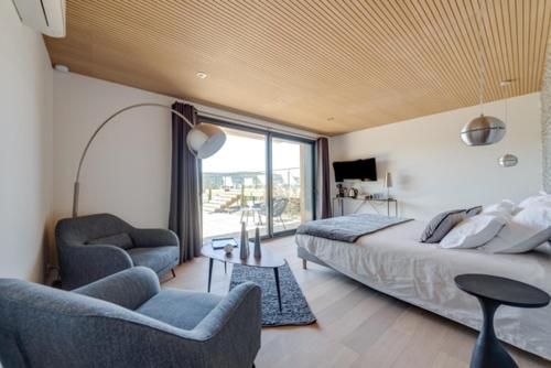 Double Room with Mountain View