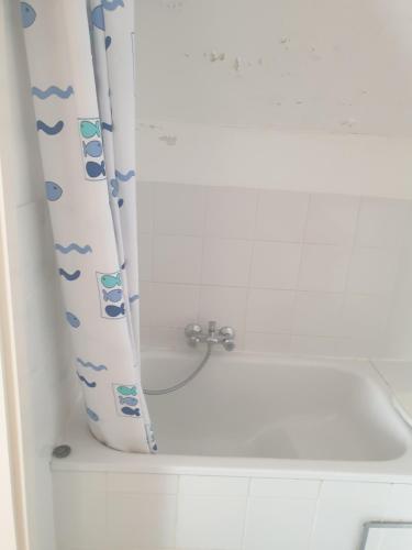 浴室, Les prussiens in 瓦弗