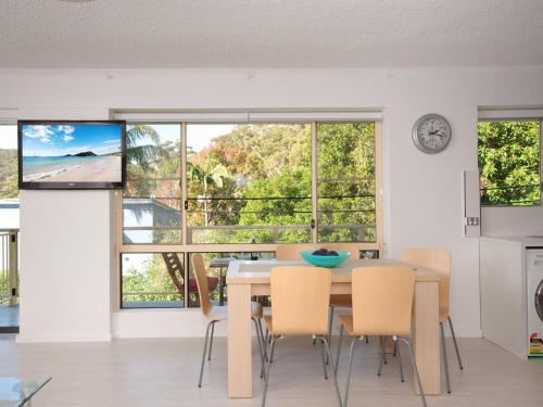 Shoal Court 5 Fabulous location with water views in Shoal Bay