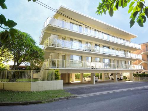 Shoal Court 5 Fabulous location with water views in Shoal Bay