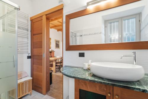 Bathroom, La casa di pietra di Moltrasio! in Moltrasio
