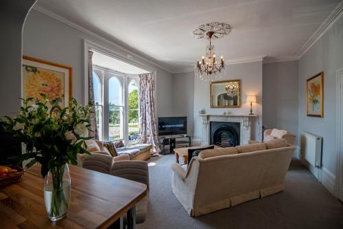 Elegant 2 Bed Georgian Apartment At Florence House In The Centre Of Herne Bay