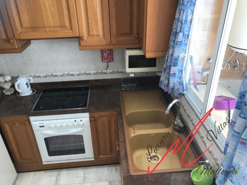 ANA ROSA APARTMENTO, with SEA VIEW, LARGE BALCONY, Modern, comfortable, WIFI,AIRCON