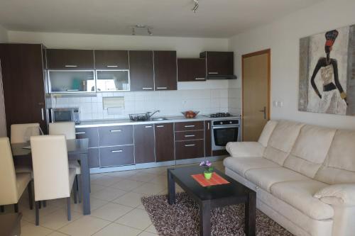 Apartment Evelin in Tar