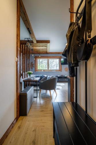 Studio with Mountain View image 3