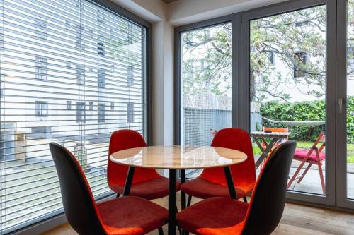 New, bright 2 level's Terrace House