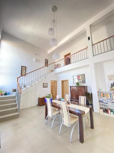 Geschäftszentrum, LAFAYETTE Alojamentos in Espargos