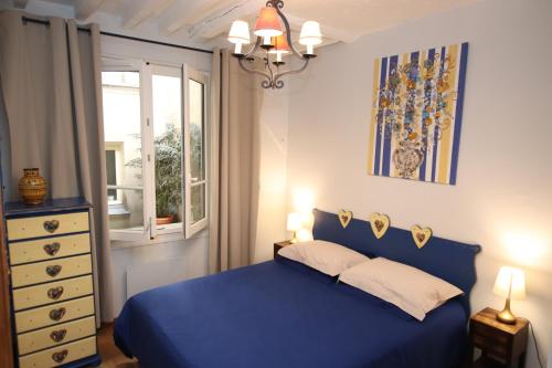 Victoires Near Louvre Apartment - image 3