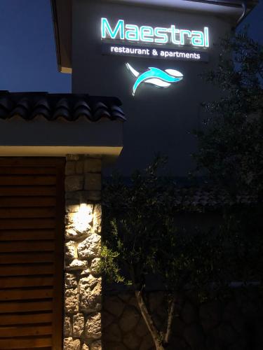 Apartments Maestral - image 9