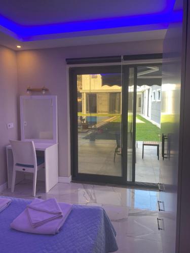 Apartment with Pool View  image 10