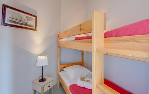 1 bunk bed, 1 sofa bed