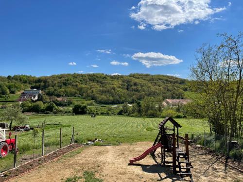 Apkārtne, Vaj Bisztró és Vendégház (Vaj Bisztro es Vendeghaz) in Palkonya