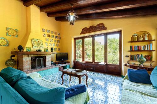 Villa Fratantoni Piana - Villa privata con accesso diretto alla spiaggia in Castel Di Tusa