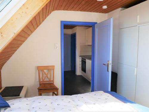 One-Bedroom Apartment image 10