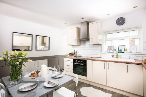 Bijoux Plymouth Cottage - Sleeps 6 - By Habita Property - Apartment - Plymouth