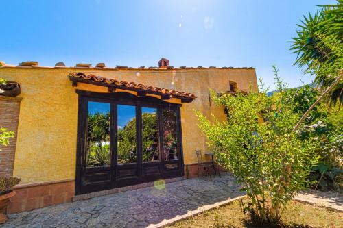 A szálláshely kívülről, Villa Fratantoni Piana - Villa privata con accesso diretto alla spiaggia in Castel Di Tusa
