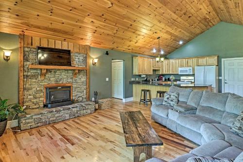 Private Bryson City Ranch Retreat with Mtn Views! in Bryson City, USA