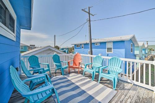 Beach House with Outdoor Shower and Rooftop Deck! - image 6