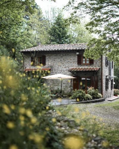 Pietra d'Acqua B&B in the woods