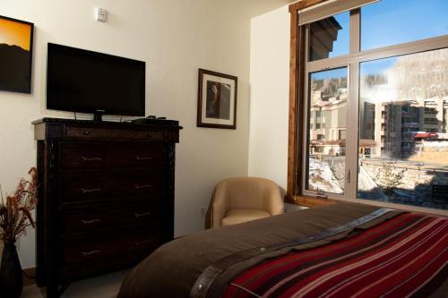 Peregrine Point 305 - image 8