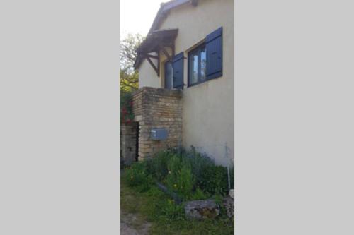 Maisonnette sur la Voie Verte a Berze la Ville