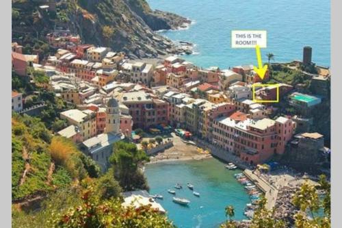  The Honeymooners’ Paradise Suite in Vernazza