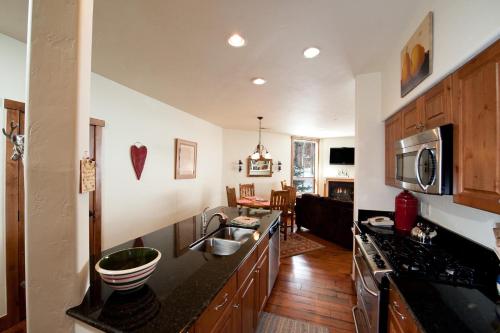 Peregrine Point 101 - image 2