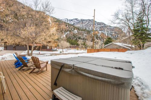 1524 Oak Street - image 4