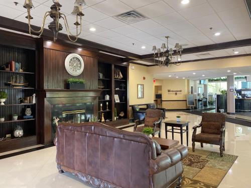 Фойє, Clarion Hotel Conference Center on Lake Erie in Дюнкерк (Нью-Йорк)