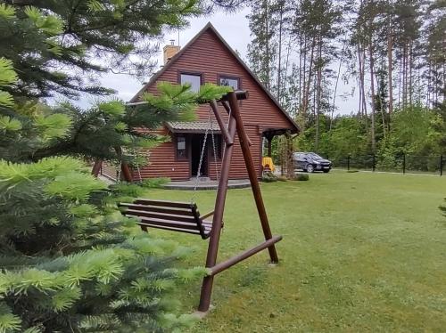 Dom na skraju lasu - Serwy