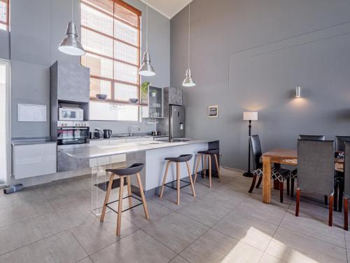 Point Bay - Super Stylish for Less, Durban (fotografie 11)