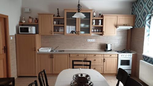 bucătărie, Keller Apartmanok in Hajduszoboszlo