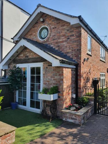 The Coach House Holiday Cottage, Southport