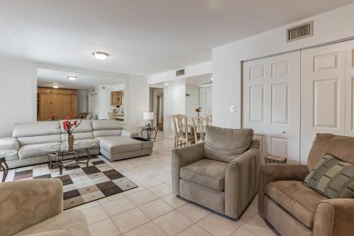Cozy Condominium In Quiet Gated Community in Palm Beach Lakes condo - image 14