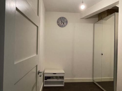 St Georges Balcony Suite - image 7