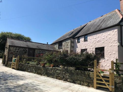 B&B Helston - Farm accommodation - The Lizard Peninsula, Cornwall - Bed and Breakfast Helston