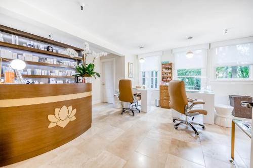 Palm Beach Hotel & Sunrise Cottage in Palm Beach, USA