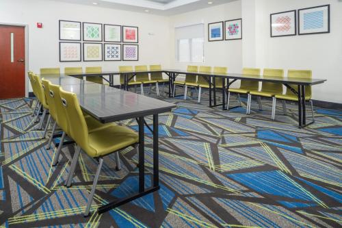 Holiday Inn Express Clayton Southeast Raleigh by IHG in Garner, USA
