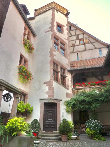 ADRIHOF à Riquewihr, Cour de l'Abbaye d'Autrey