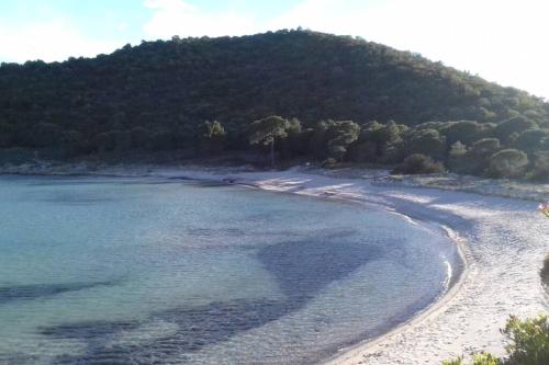 VILLA NEUVE AVEC PISCINE CHAUFFEE PROCHE PLAGES
