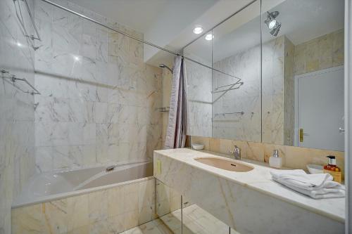 Upstays - Close beaches - Terrace with sea view - image 2