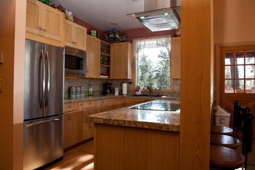Electra Lake - 761 Spruce Mesa - image 4