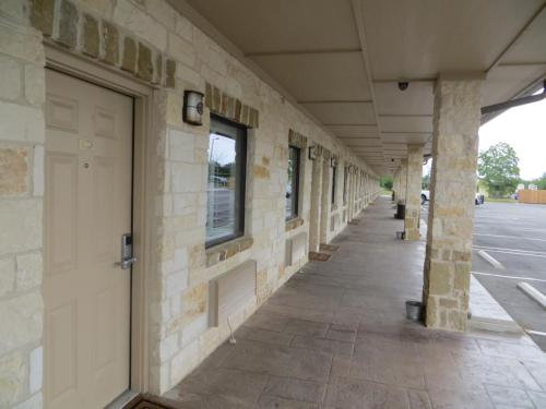 Black Gold Inn - image 2