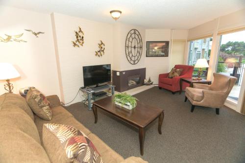 Double Room with Two Double Beds - 107 - No Pets
