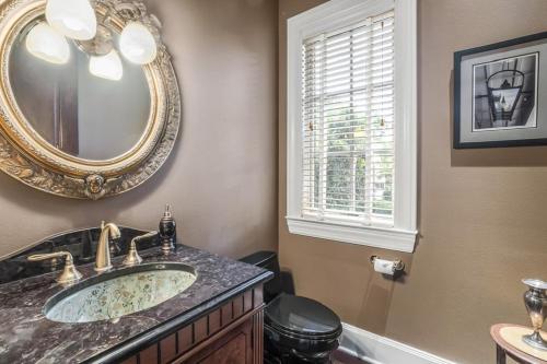Sarasota Luxury Estate - image 8
