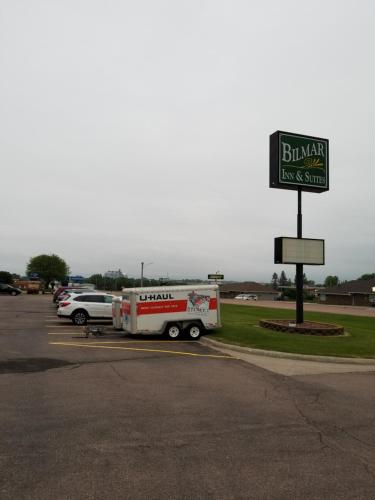 Bilmar Inn & Suites - image 4