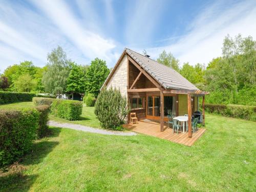 Graceful Holiday Home in Signy-le-Petit with Jacuzzi