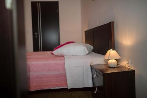  Apartment in Lopar with Terrace, Air conditioning, Wi-Fi, Washing machine (4615-2) in Lopar