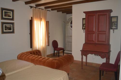 1 double bed, 2 twin beds