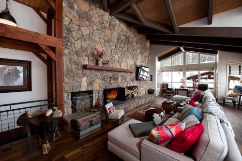 840 Hermosa Cliffs Rd - image 3